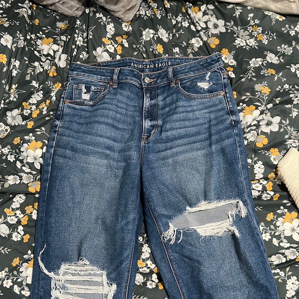 AE Mom Straight Jean